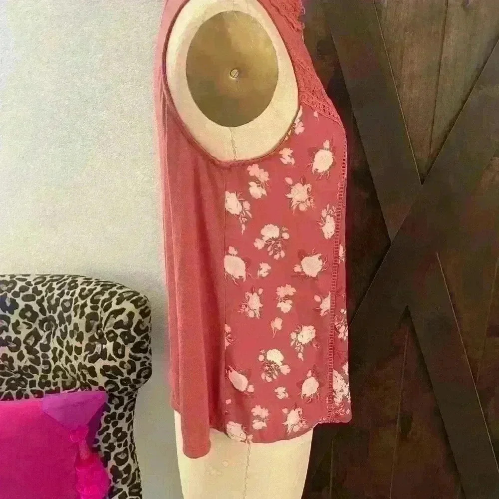 Taylor&Sage Size Small Boho Floral top - Picture 3 of 9